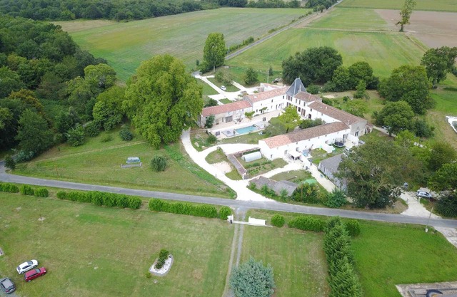 Domaine privatisé LA FROMIGERE - 36 rooms and 84 beds - Swimming pool