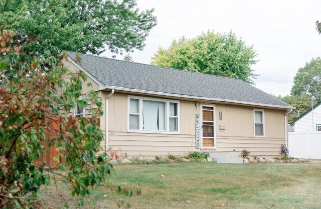 Dominks pad with view of Mall of America