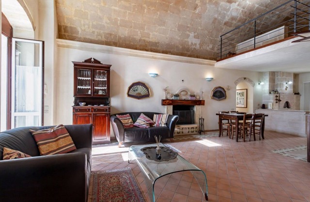 Domus Tua, in the Matera architectural style