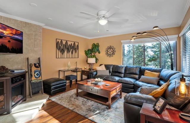 Don't miss out on summer in Lake Tahoe,near beach,pool,downtown,concert FUN 8max