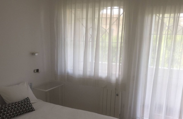 Double room with bathroom 2. In 3 bedroom apartment