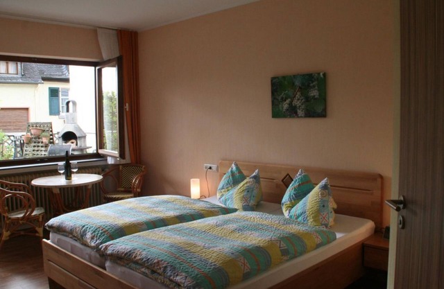 Double room 2 - Wine and guest house Hermann-Josef Schmitz