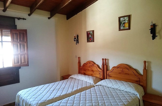 DOUBLE ROOM Nº 8. SHARED KITCHEN