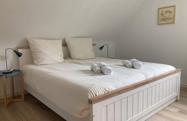 Double room, shower, WC, 1 bedroom - Holiday home in the orchard