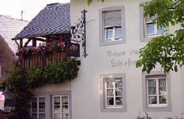 Double room, shower, WC - Wein- und Gästehaus Schiefergold