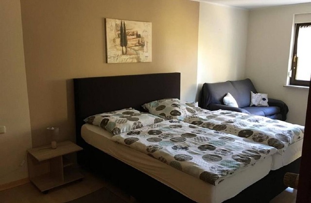 Double room shower/WC, sep. Bedroom - Hotel Leinenhof