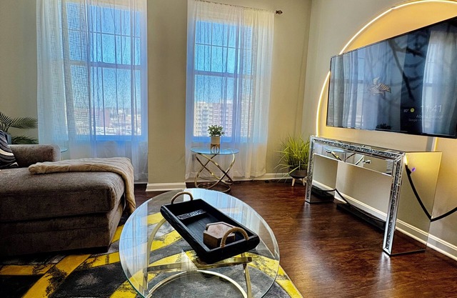 Downtown Baltimore 2BR Flat