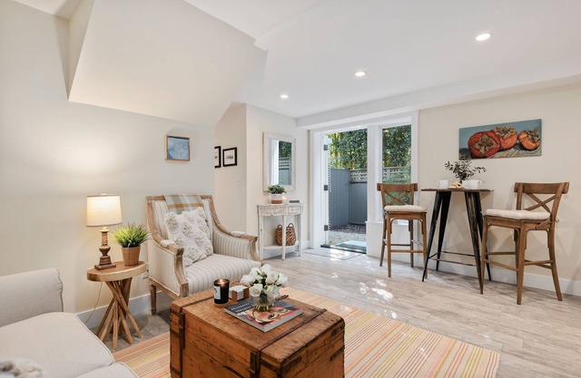 Downtown Escape - Santa Barbara Retreat