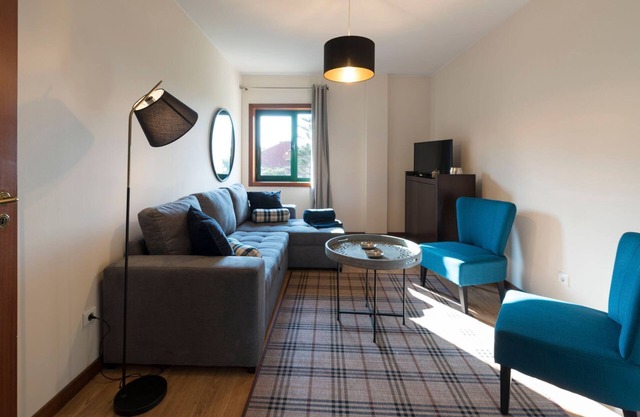 Downtown Homey Flat w/Free Parking by LovelyStay