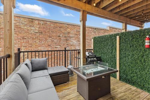 downtown Indy with Fire Pit and Free Parking