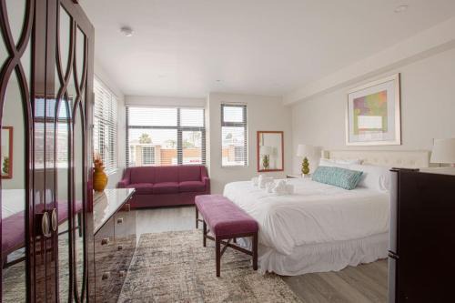 Downtown View 4 Sleepers Studio- Great for Getaway