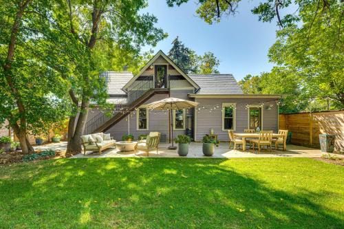 Downtown Walkability - The Purple House