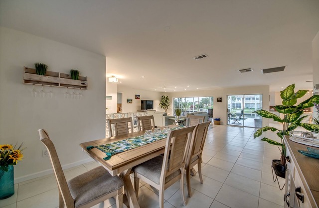 Dream vacation in Florida starts here at Villa CASA BIANCA in Cape Coral!