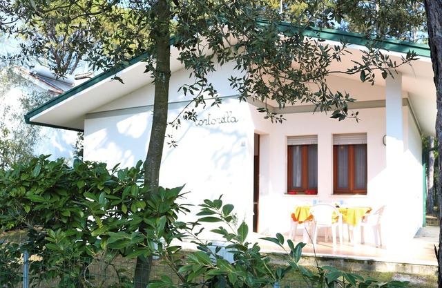 Dream villa with an amazing garden by Beahost Rentals