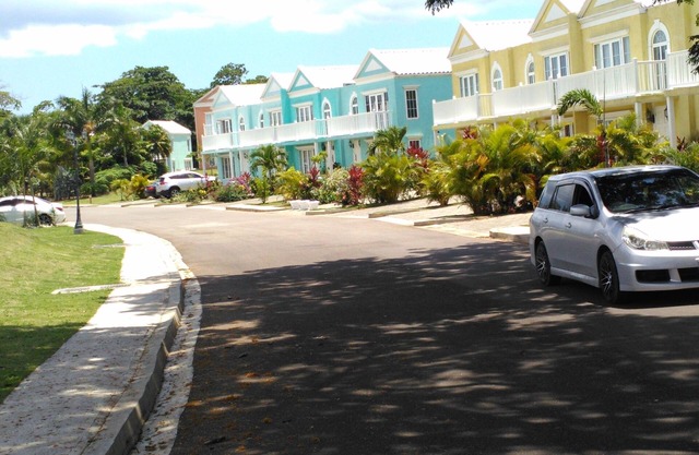 "DREAMS COME TRUE" is the Condo on Little Bay you are looking to enjoy!