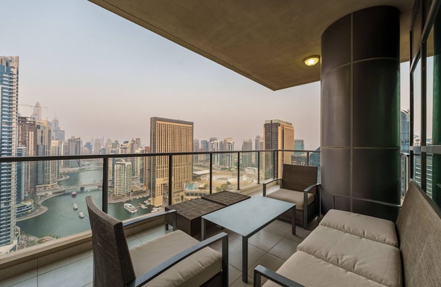 Dreamy Apt w/Jaw-Dropping Marina Views