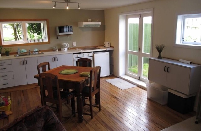 Drive in on Devon St