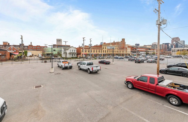 DT Luxe Comfy & Huge Loft, Wi-Fi, Parking, Cafe