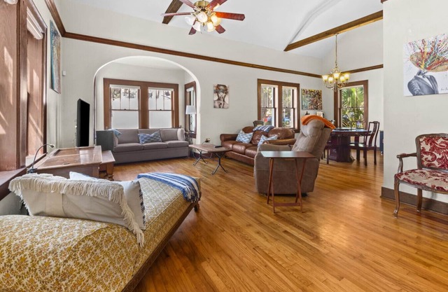 !Duckpond Charming 3 bed 2 bath house!