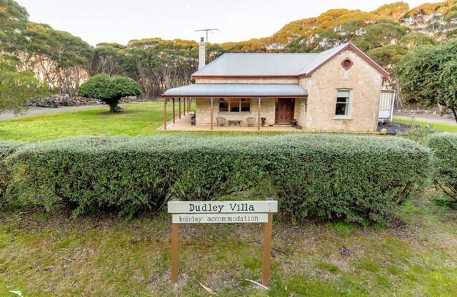 Dudley Villa pet and family friendly