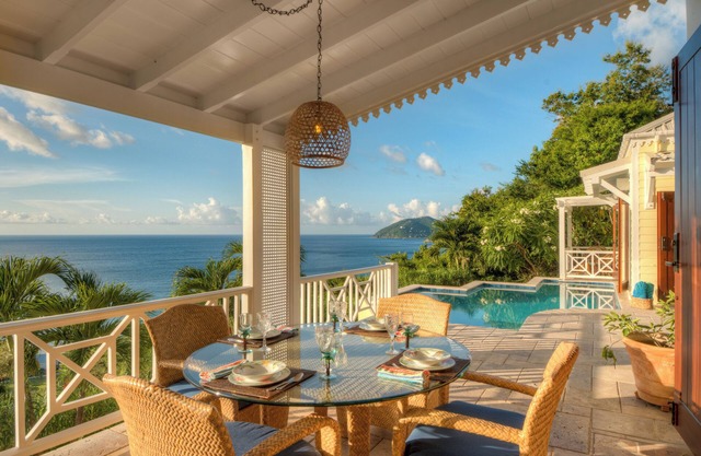 DUN REACH - a sophisticated & calming tropical retreat