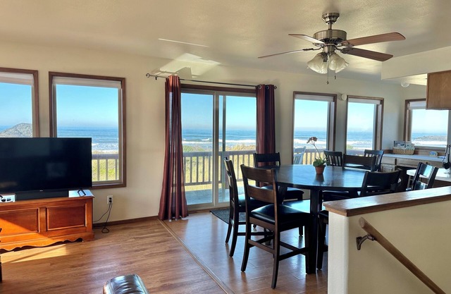 Dunes House at Bandon - 3 bedroom Oceanfront
