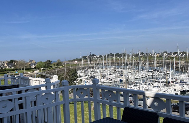 Duplex 6 pers Port du Crouesty - terrace, port and sea view. Rated 3 *