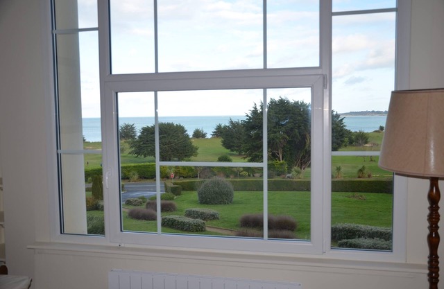 Duplex apartment close to the beach and golf. Free WIFI.
