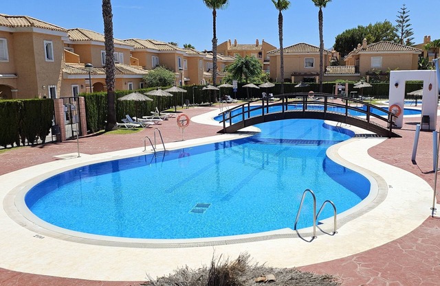 Duplex with 2 bedrooms, close to the beach, urbanization Playas del Sur, WIFI