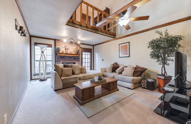 DW Cottage - Close to Restaurants and Shopping!