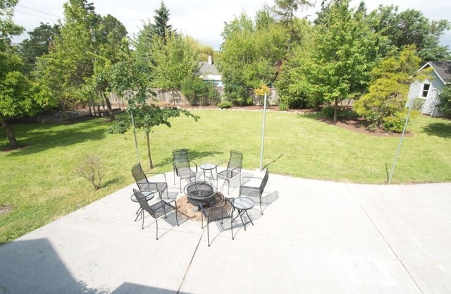 *Dyer House* Min fees, 5br/2ba Near Downtown/Beach, Family and Dog Friendly