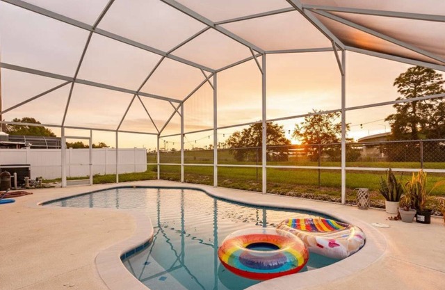 East Orlando Getaway - 3BR/2BTH * Private Pool