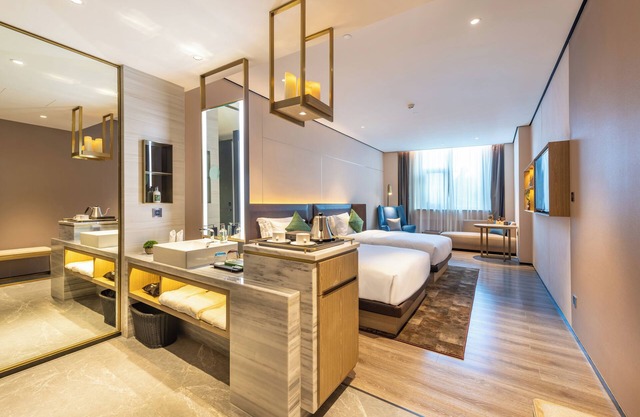 Echarm Plus International Hotel Ouzhuang Metro Station Branch - Free Deliver Service to Canton Fair Complex During Canton Fair Period
