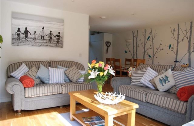 Eco Style Beach House, 3 Beds, Porthtowan, Cornwall, UK (6 mins walk to beach)