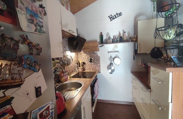 Eco-thatched house in a super-quiet location