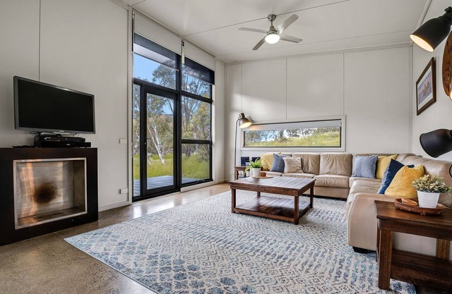 Ecocrackenback 3 'Sustainable chalet close to the slopes.'