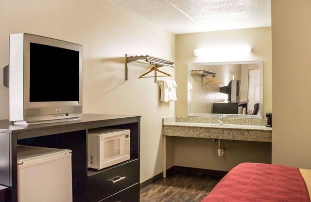 Econo Lodge Columbus West