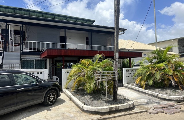 Een Benedenwoning met Zwembad!