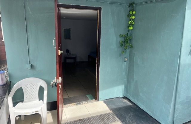 Een Studio met Zwembad !