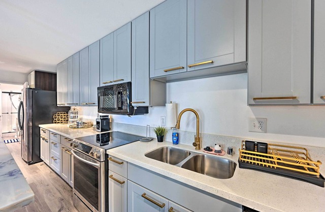 El Cajon Condo: 18 Mi to Downtown San Diego!