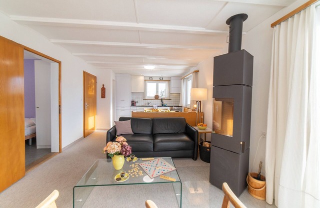 Eldanora holiday home with three bedrooms and mountain views