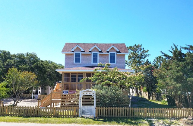 Eleanor Jane's: Beautiful New Home on Lighthouse Road