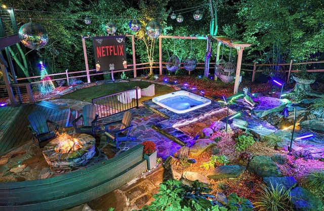 Electric Grove Estate by 5 Seasons Homestays