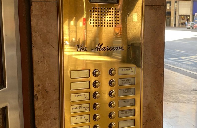 Elegant apartment in the center of Bologna