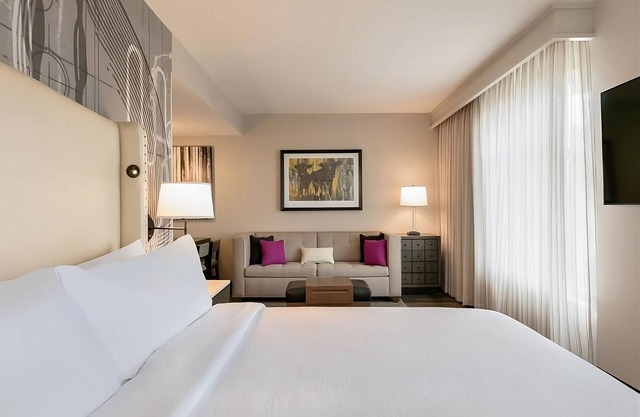 Elegant Comforts in Berkeley Heights! Free Breakfast, Indoor Pool, Pets Allowed!