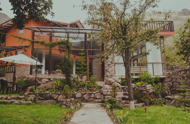 Elegant Main House + Fully Equipped Guest Casita