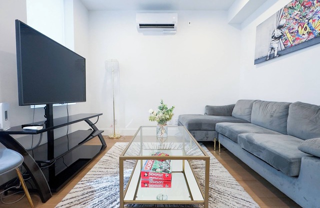 Elegant Midtown East Duplex – 3BR w/Designer Finishes