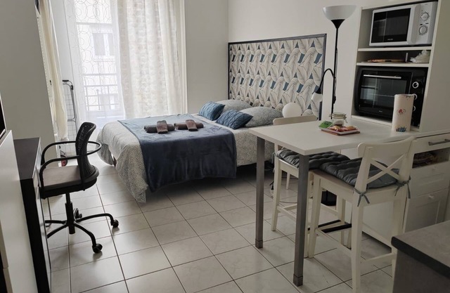 Elegant studio - Private parking - Close to transport Lyon 8
