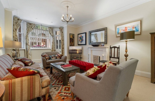 Elegant Two-Bedroom in the Heart of Belgravia