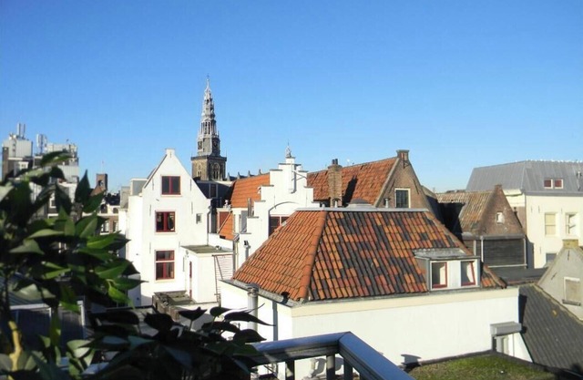 Elegant Urban Oasis: 3 bedroom apartment in Central Amsterdam